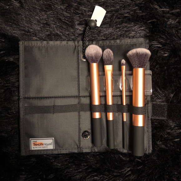 Real Techniques Other - Real Techniques Brush Set